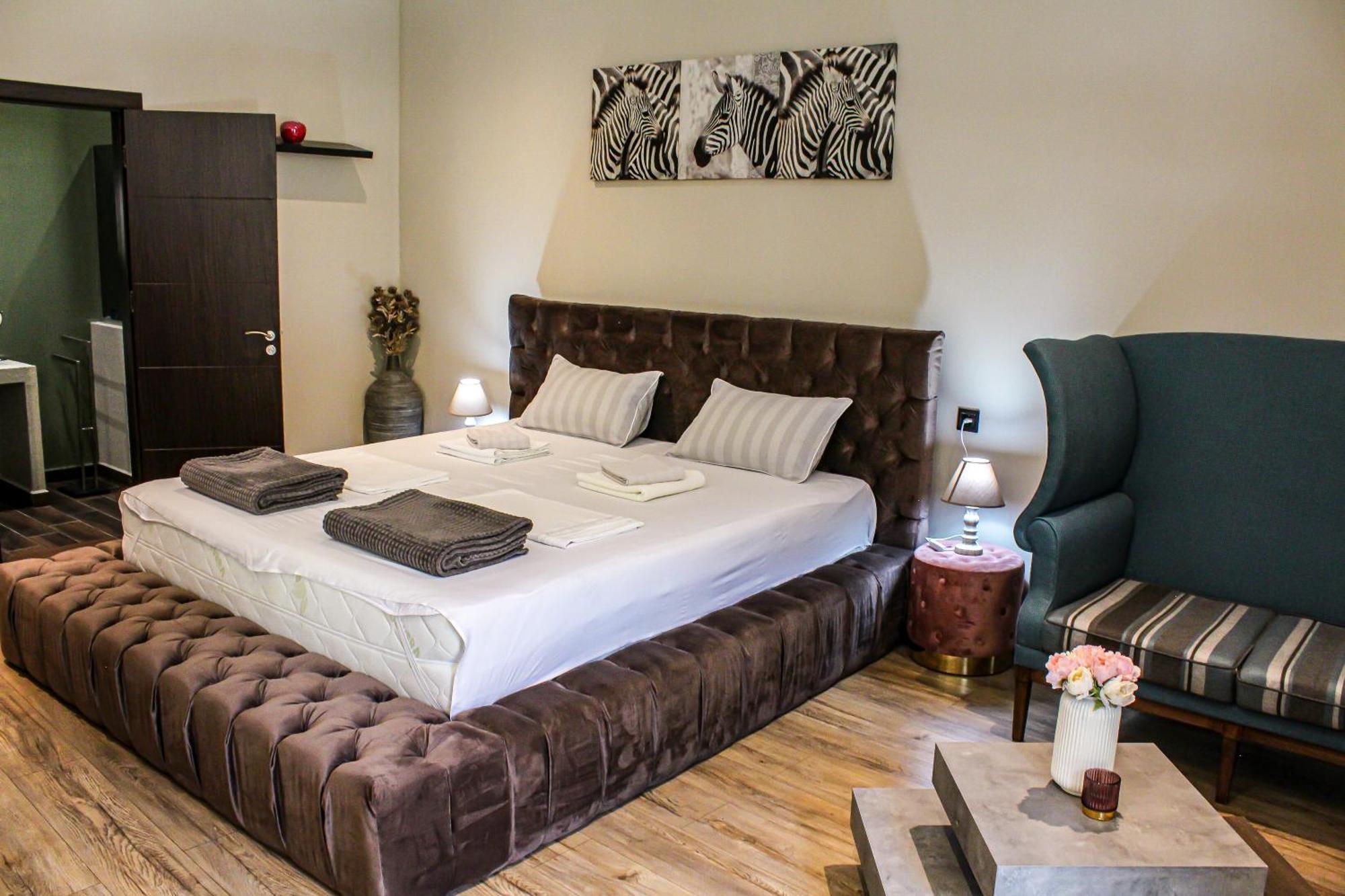 R34 Boutique Guest House เวลีคอเทอร์โนโว ภายนอก รูปภาพ