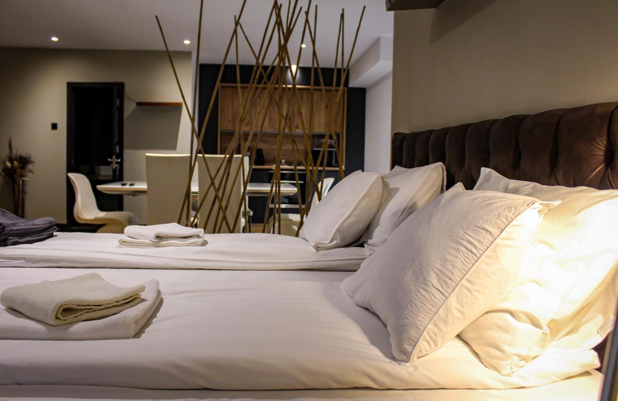 R34 Boutique Guest House เวลีคอเทอร์โนโว ภายนอก รูปภาพ