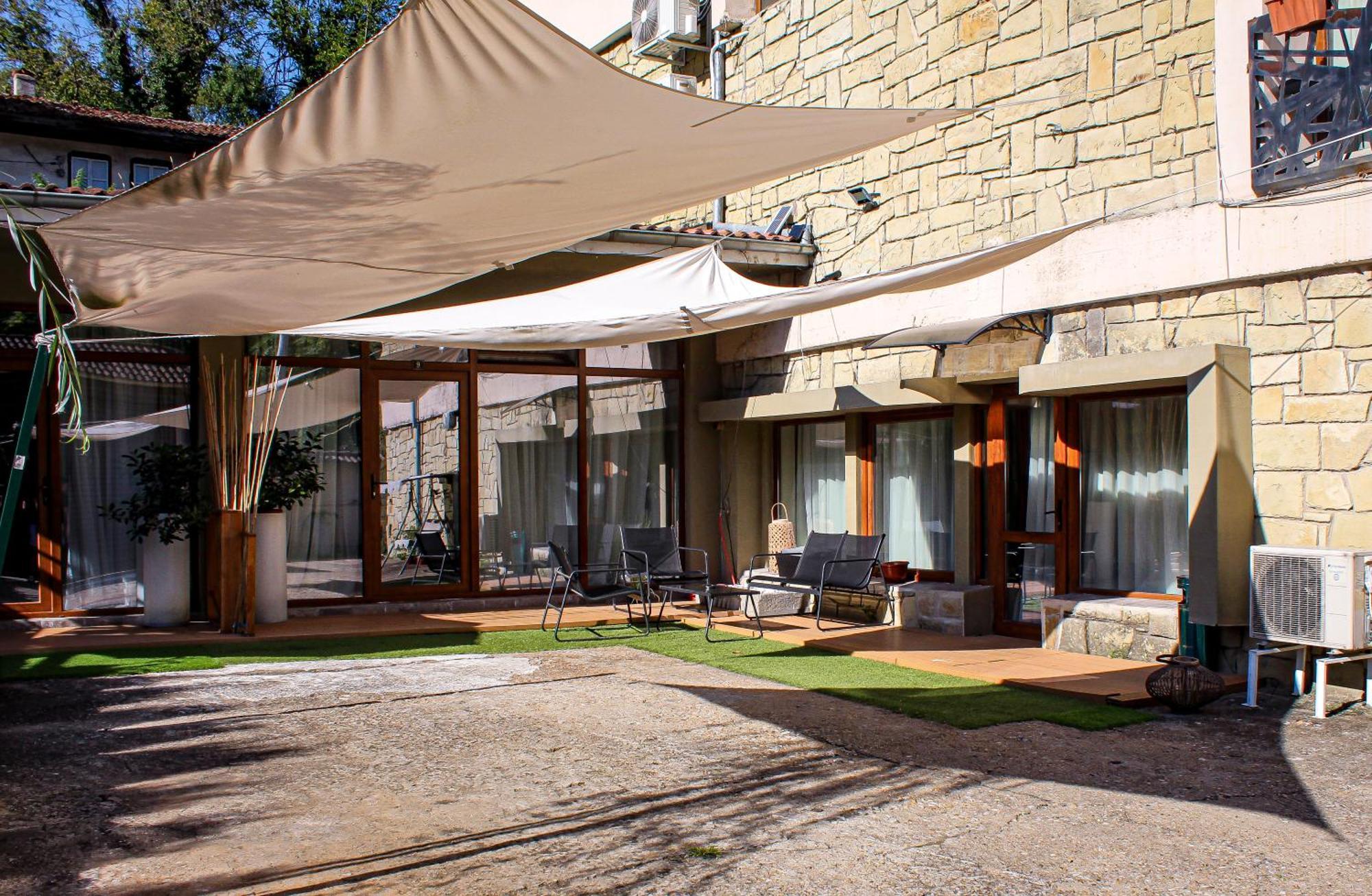 R34 Boutique Guest House เวลีคอเทอร์โนโว ภายนอก รูปภาพ