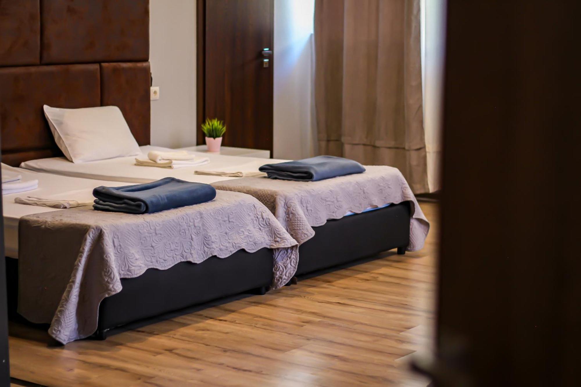 R34 Boutique Guest House เวลีคอเทอร์โนโว ภายนอก รูปภาพ