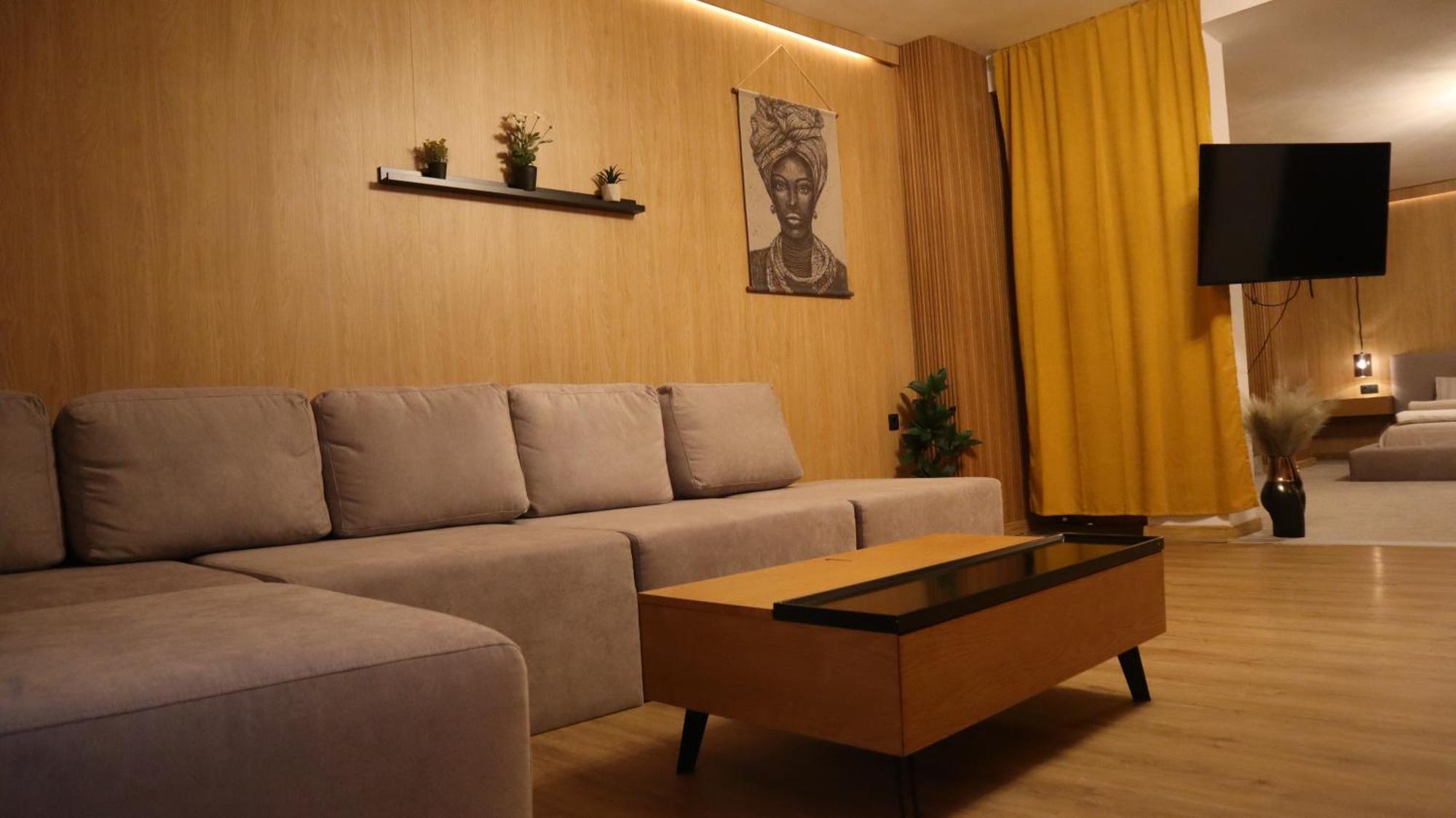 R34 Boutique Guest House เวลีคอเทอร์โนโว ภายนอก รูปภาพ